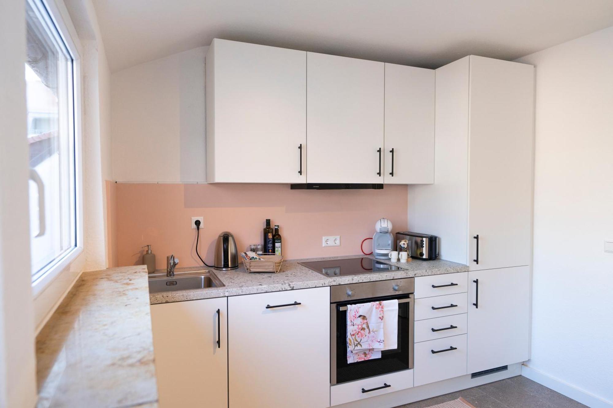 Seerose - W14, Zentral In Bahnhofsnaehe, Kueche, 3 Schlafzimmer Apartment *