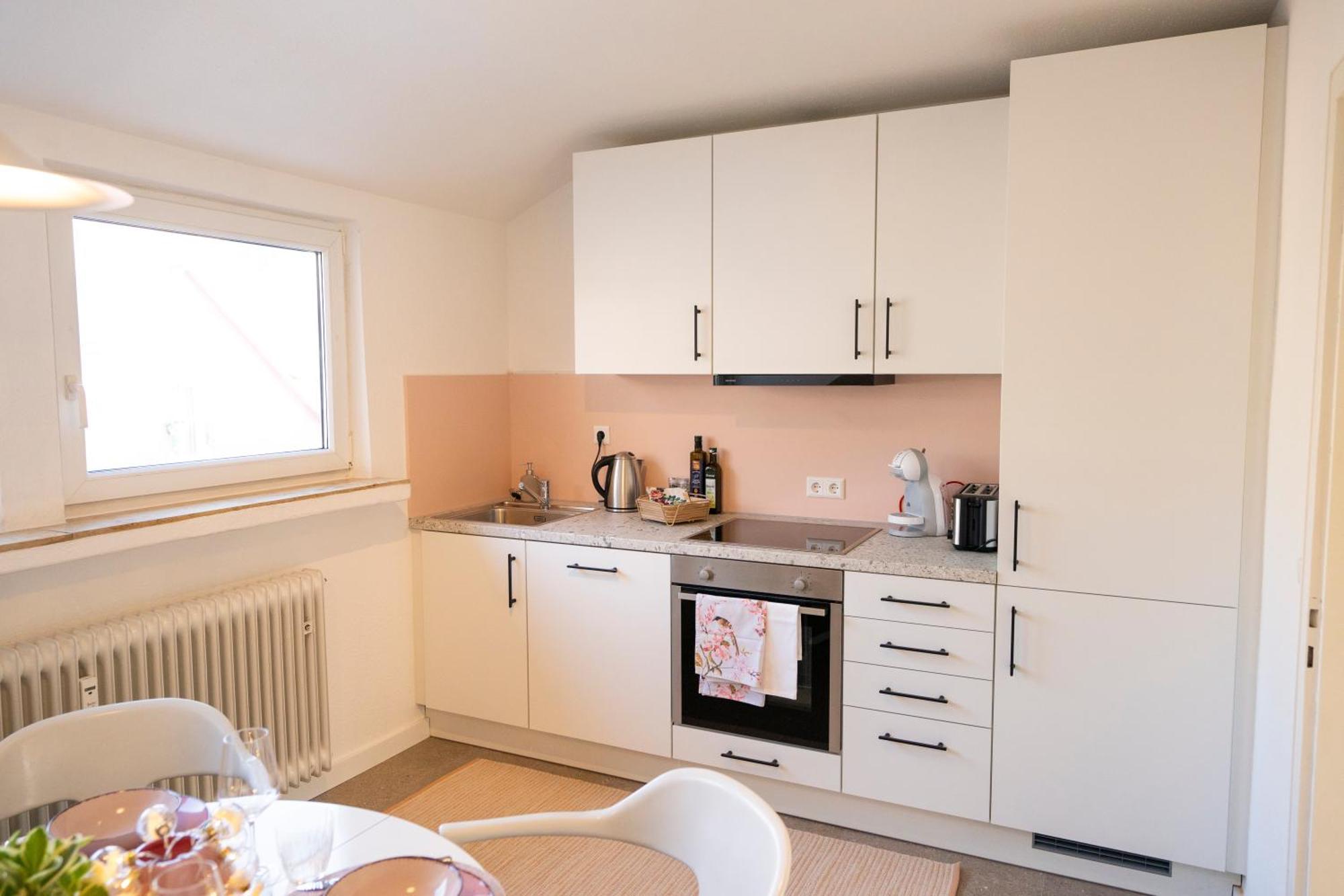 Seerose - W14, Zentral In Bahnhofsnaehe, Kueche, 3 Schlafzimmer Apartment